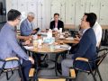 이사회를 열었습니다.